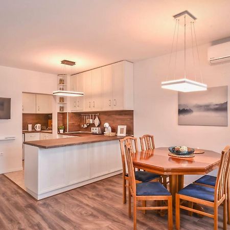 South Park, Vitosha View, 2-Bdr, 2-Bthr Apartment By Flat Mаnager Sofia Eksteriør bilde