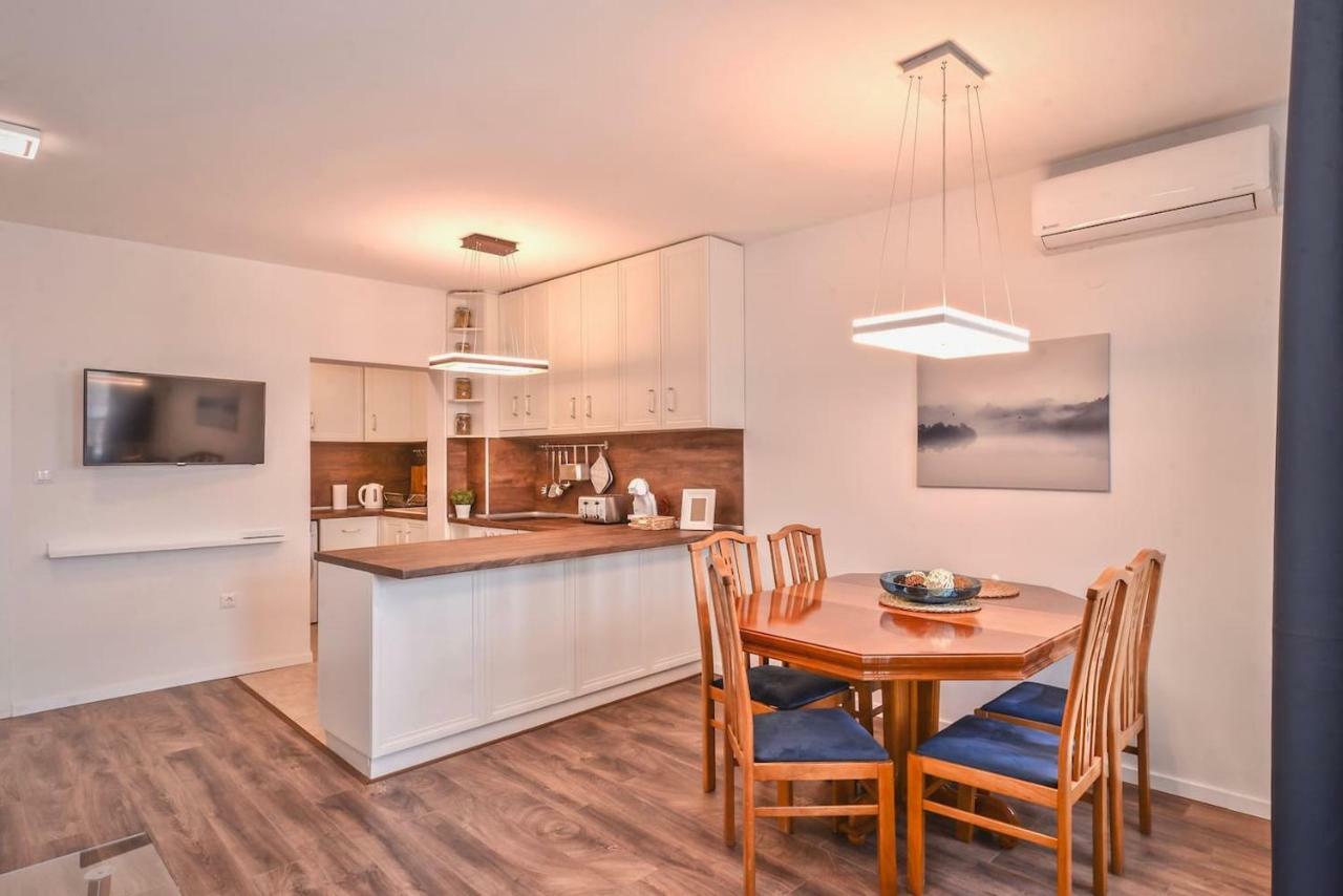 South Park, Vitosha View, 2-Bdr, 2-Bthr Apartment By Flat Mаnager Sofia Eksteriør bilde